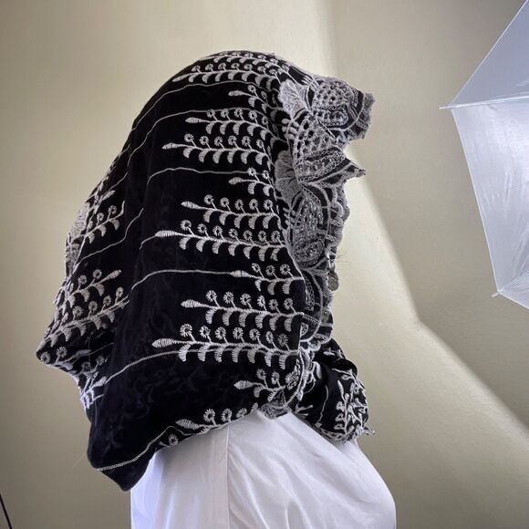 Floreat Women’s infinity Scarf One Size multipurpose embroidered lace. - Picture 5 of 10